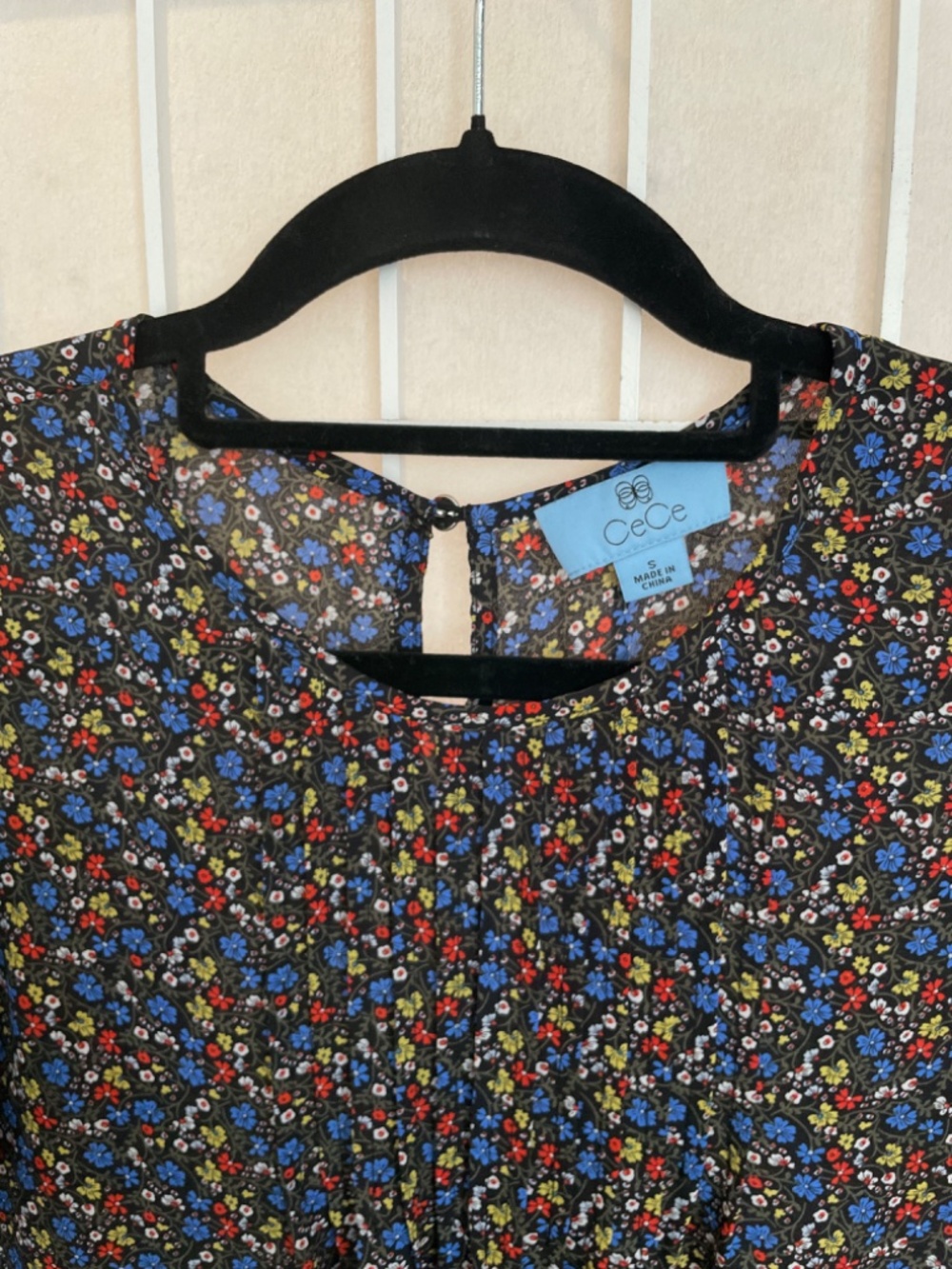 Cece blouse floral crew neck Small
